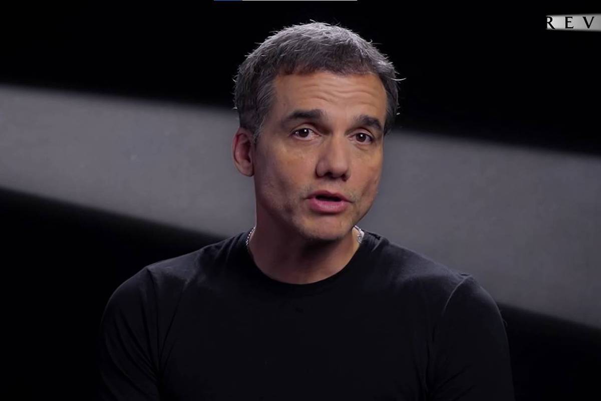 Wagner Moura critica relação de Flávio Bolsonaro e Trump em vídeo; veja