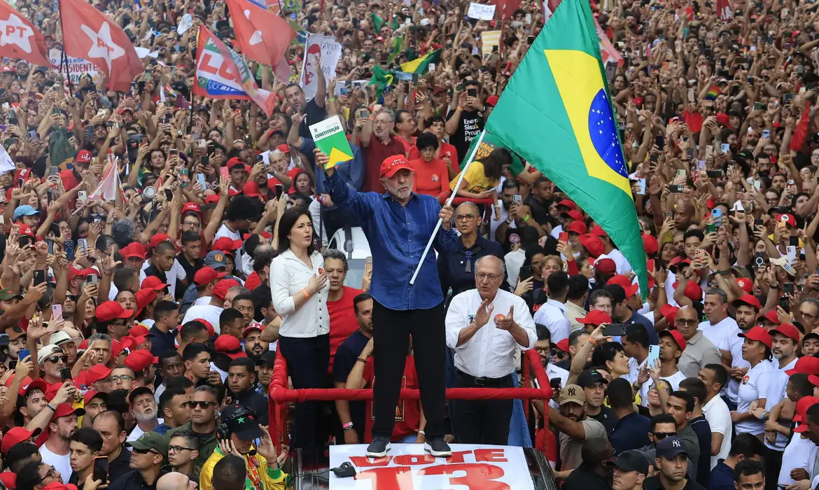 Litoral Norte registra boicote a estabelecimentos e demissões após vitória de Lula