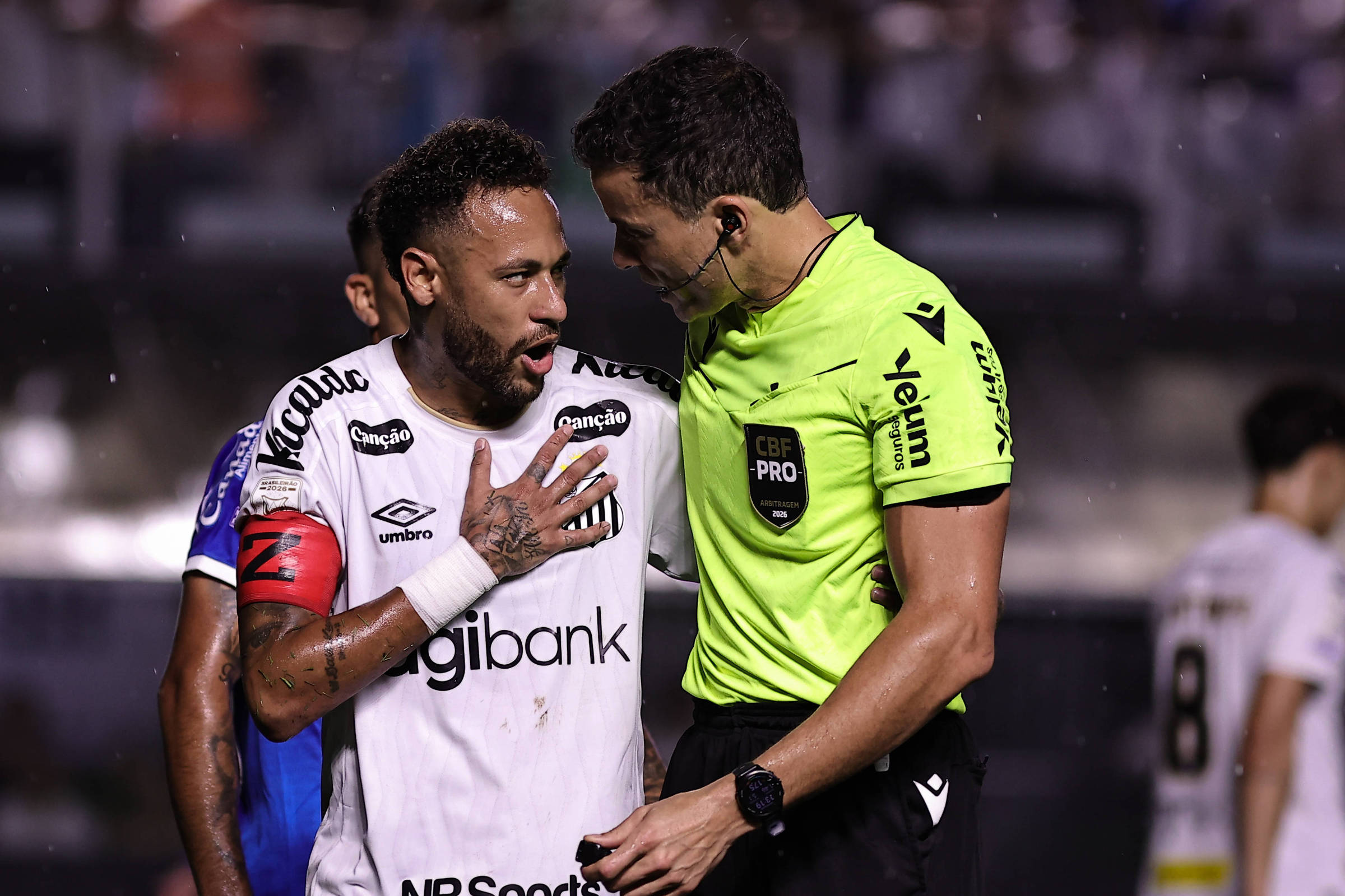 Neymar tem suspensão aumentada após ser expulso por Lei Vini Jr e só deve jogar mais 3 partidas no ano