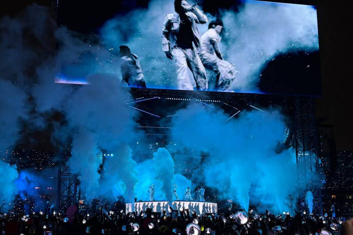BTS faz show grandioso e mais próximo dos fãs em retorno ao Brasil após sete anos