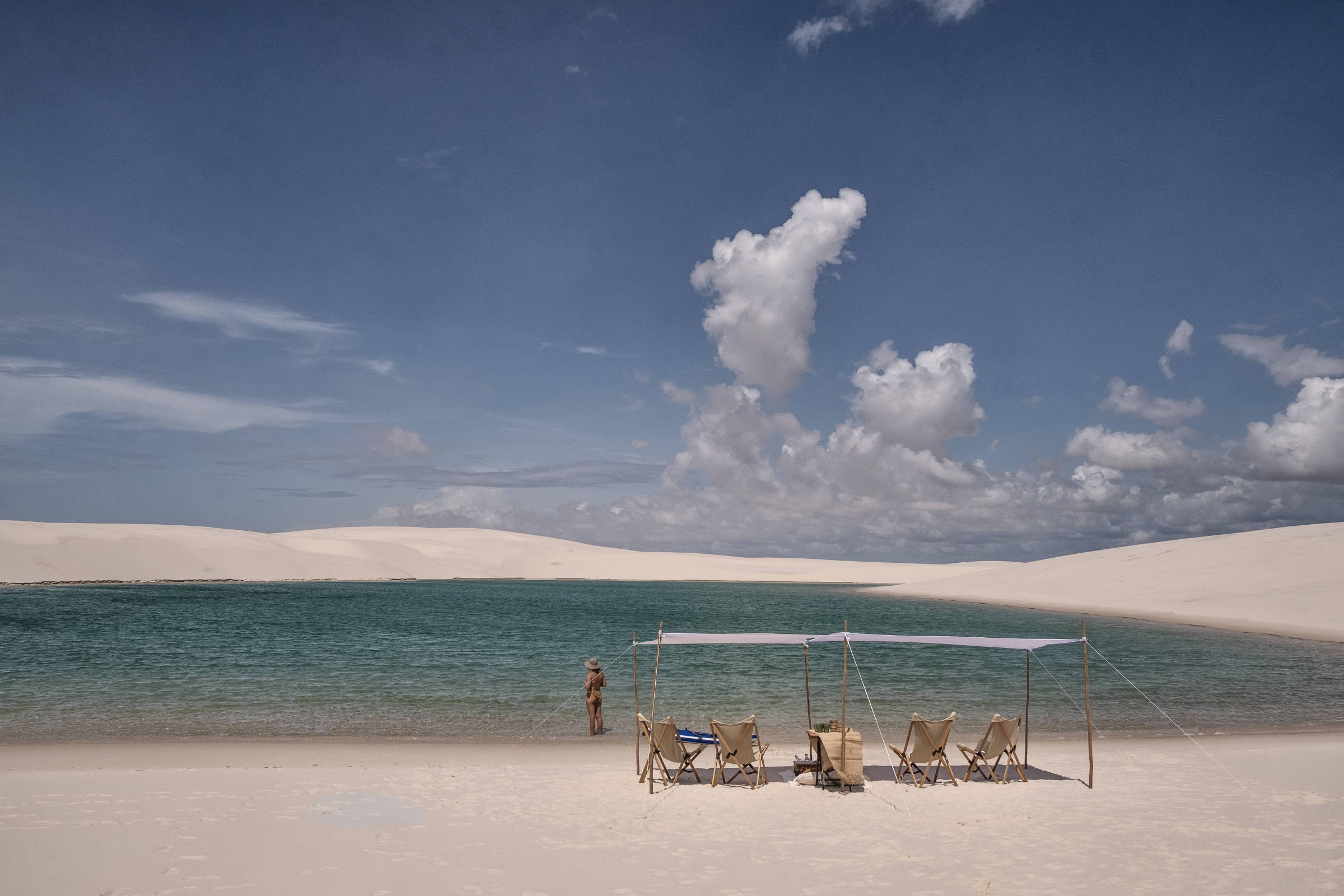 Hospedagem de luxo nos Lençóis Maranhenses tem roteiros longe da muvuca