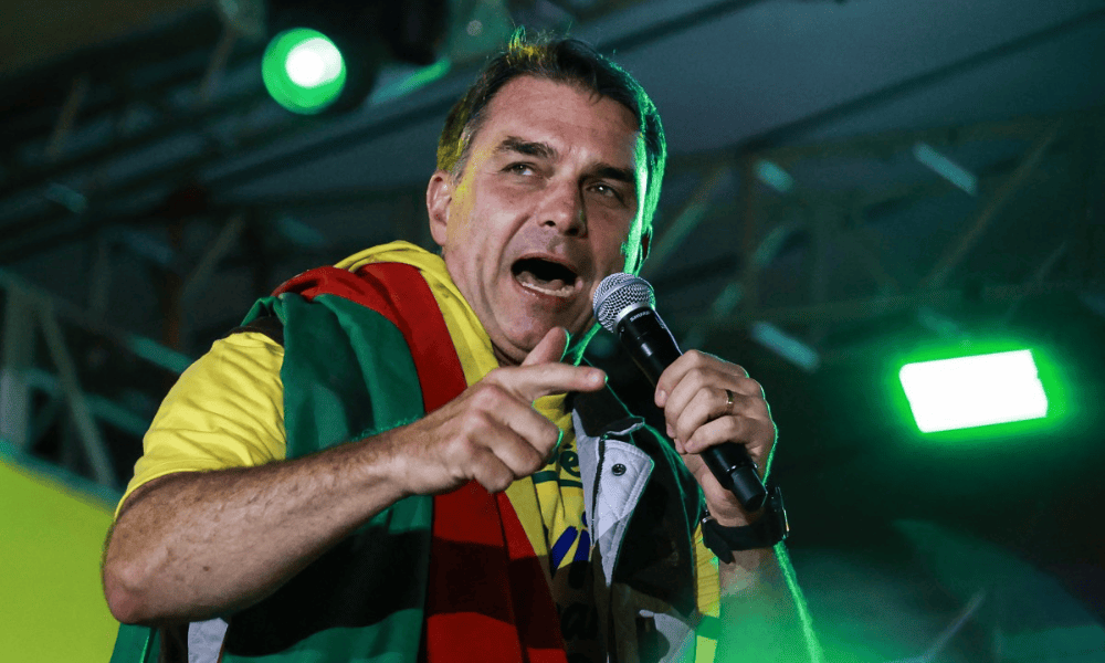 Brasil convoca representante da Argentina por fuga de Flávio Bolsonaro