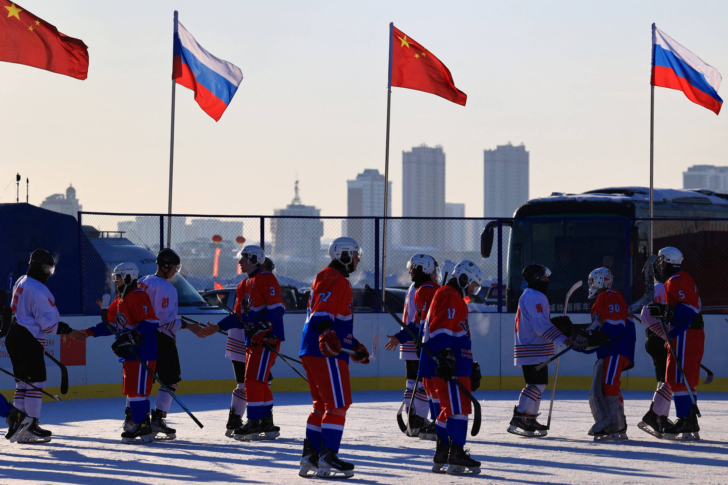 Tribunal decide que Rússia pode disputar Mundial de hóquei no gelo