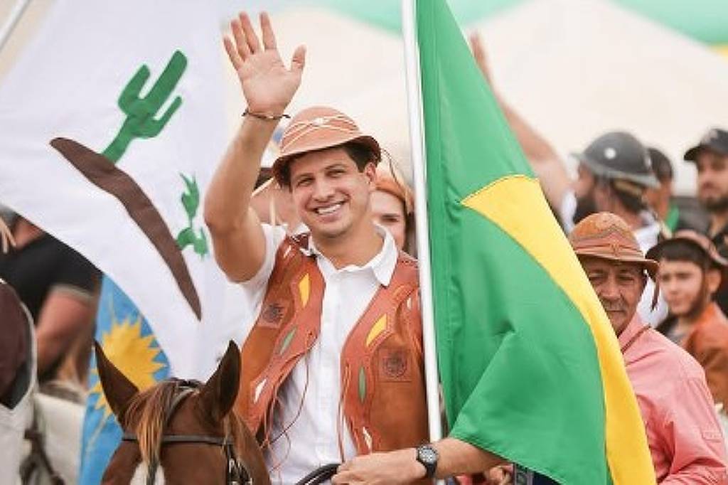 PSB emprega ex-secretário de PE acusado de corrupção passiva