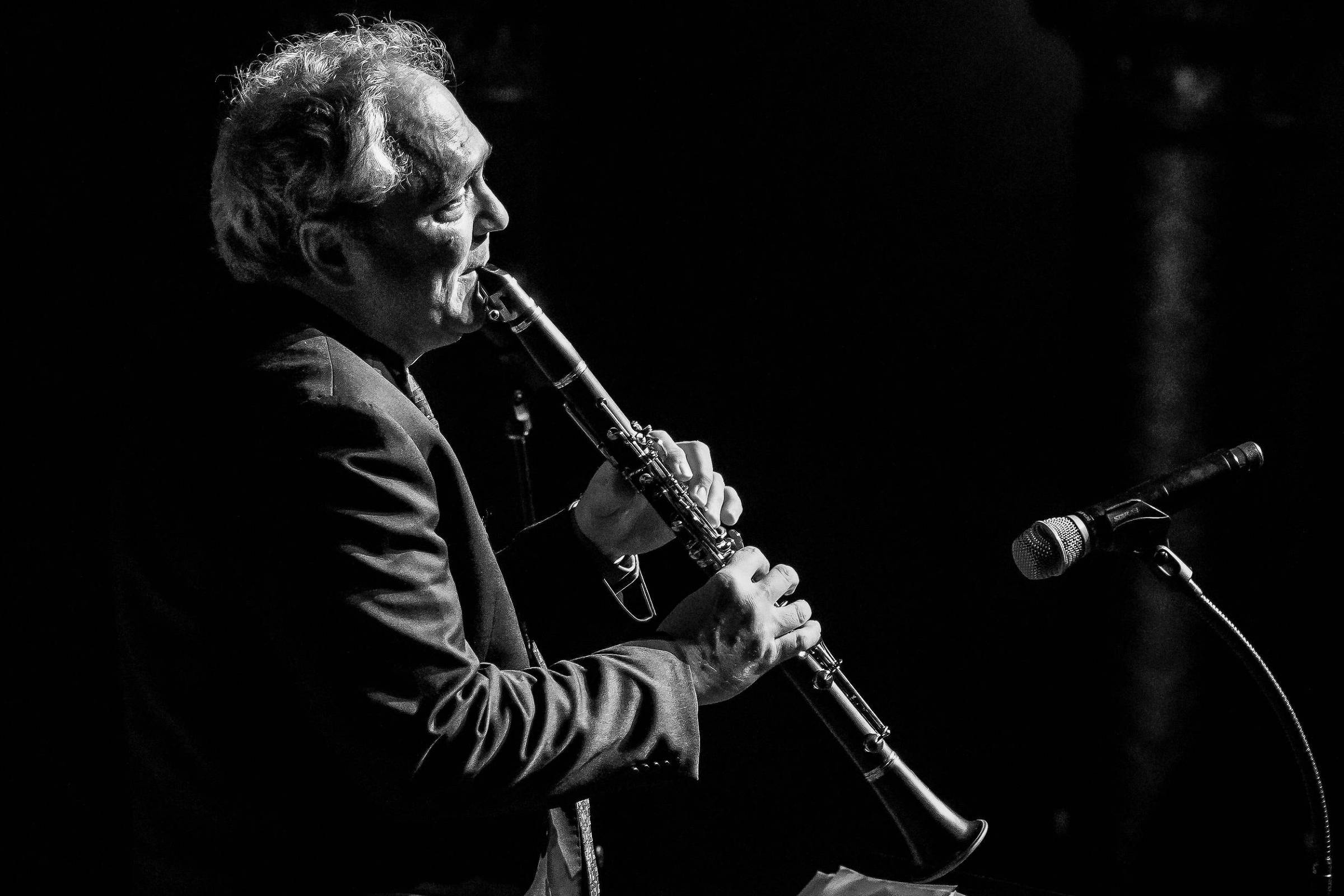 Músico Ken Peplowski é encontrado morto em navio de cruzeiro perto da Flórida