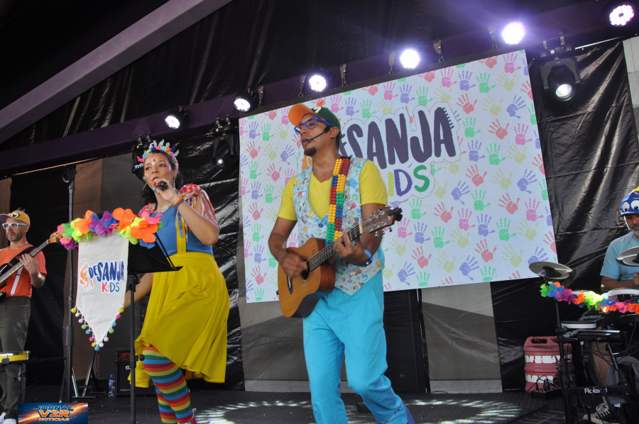 Carnaval infantil lota estacionamento do Shopping Jardim Oriente e encanta famílias em São José