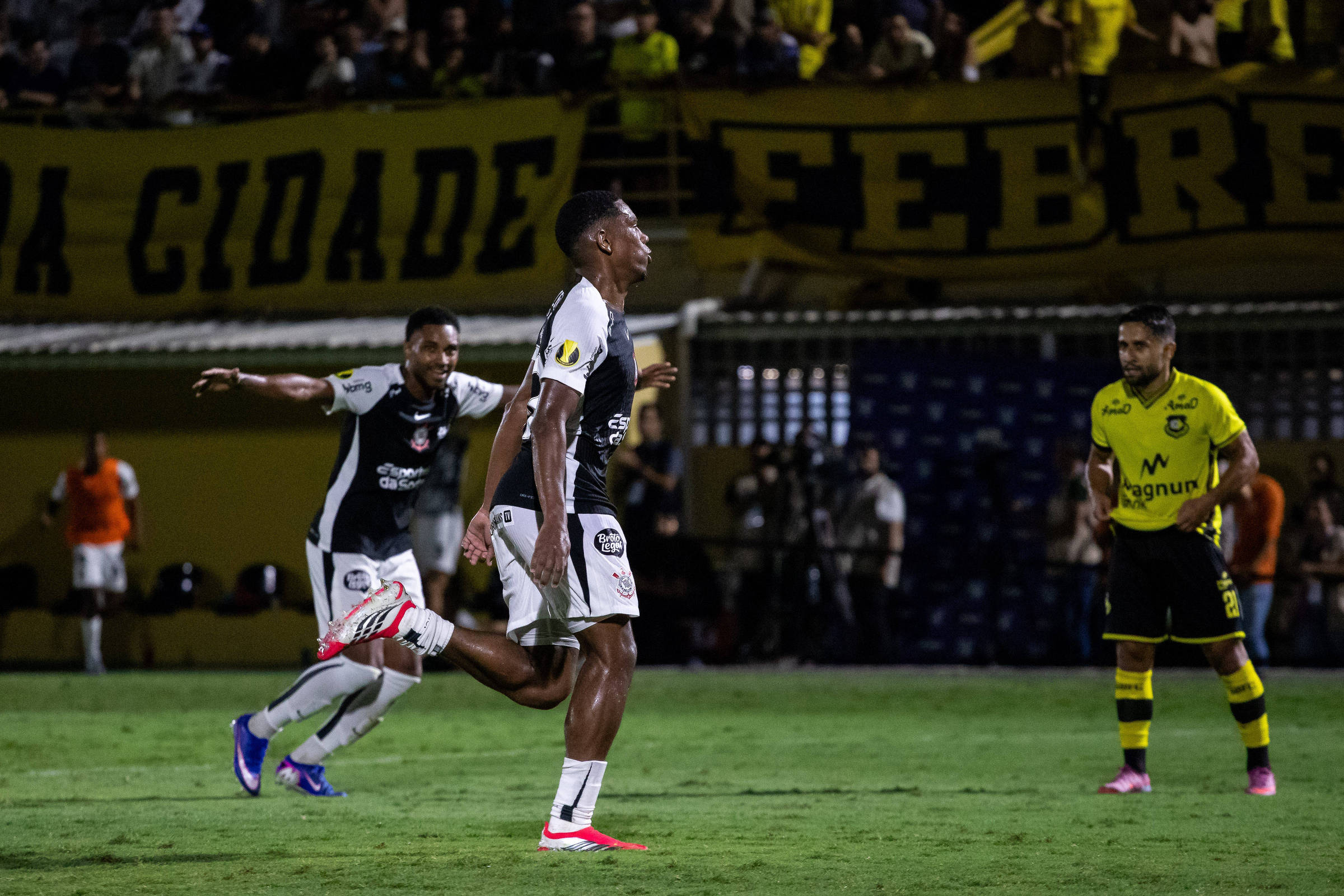 Grandes avançam às quartas do Paulista e escapam de confronto direto