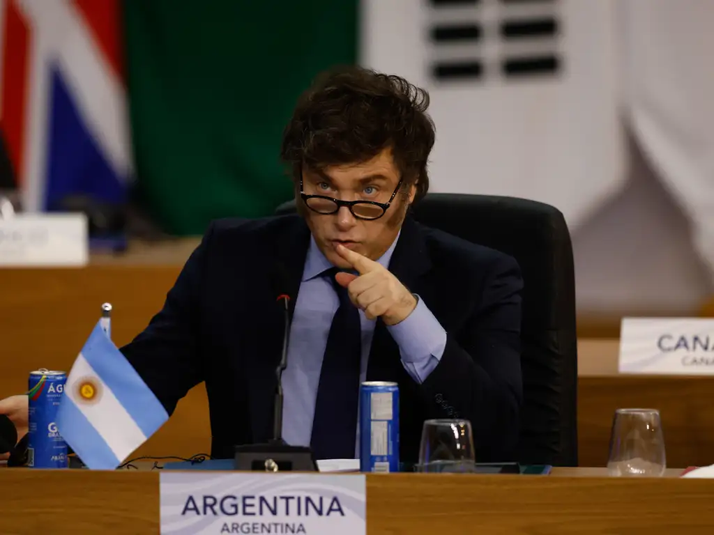 Reforma de Milei aumenta lucro e subjuga trabalhador, diz advogado