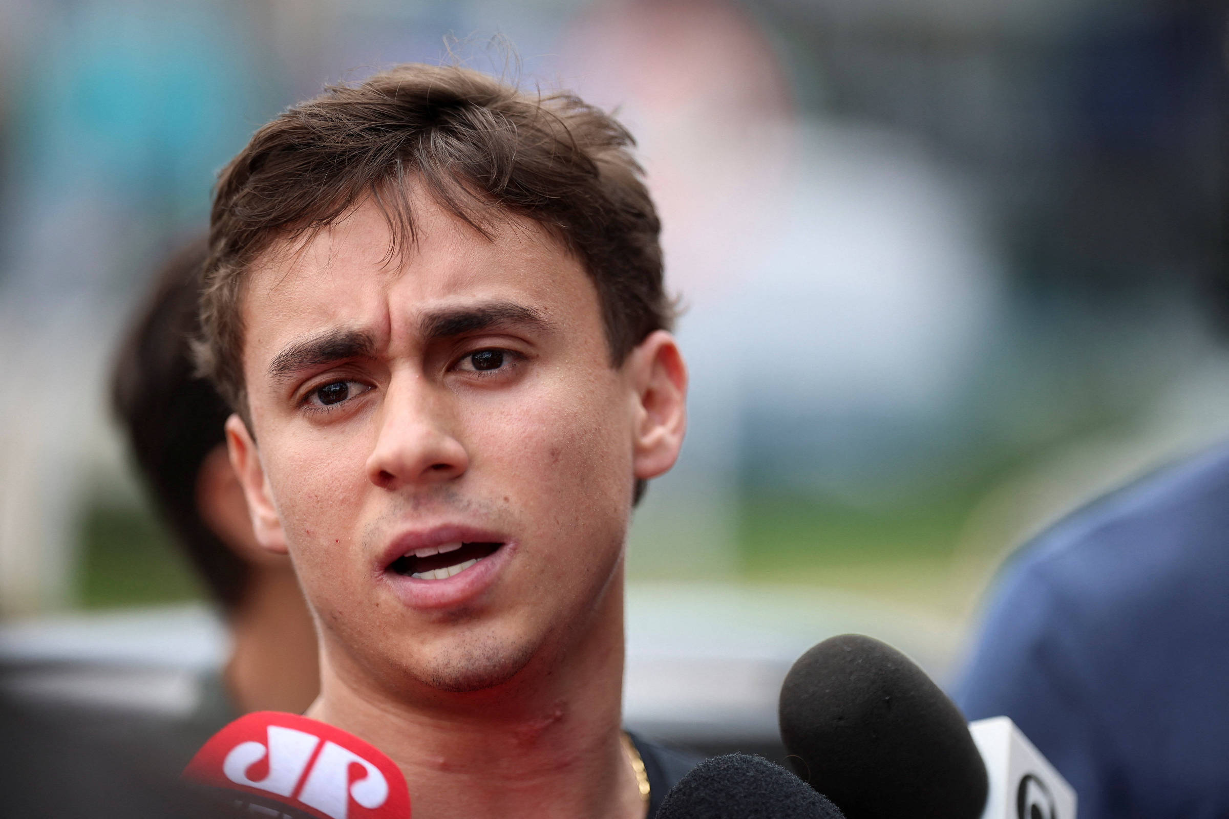 Nikolas diz que ele e Michelle não têm amnésia e que Eduardo Bolsonaro 'não está bem'