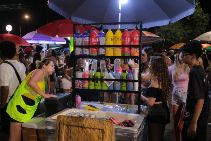 Carnaval de Campinas movimenta R$ 3 milhões com ambulantes, segundo Setec