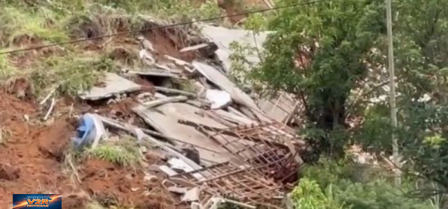 ⚠️ Deslizamento atinge casa no km 64 da Rodovia Oswaldo Cruz e deixa desaparecido