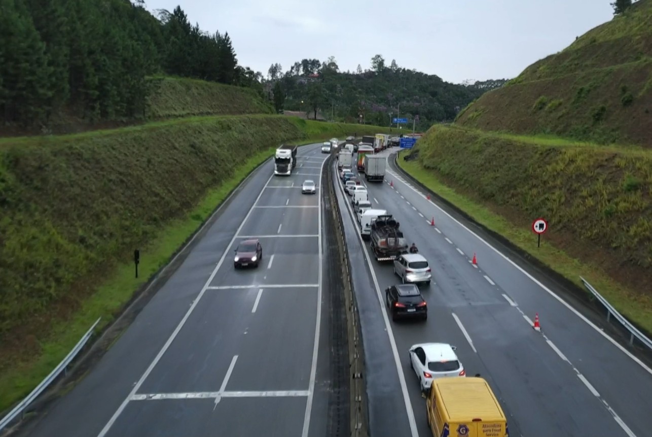 Após 38 horas de interdição, Serra Antiga da rodovia dos Tamoios é liberada no Litoral Norte de SP