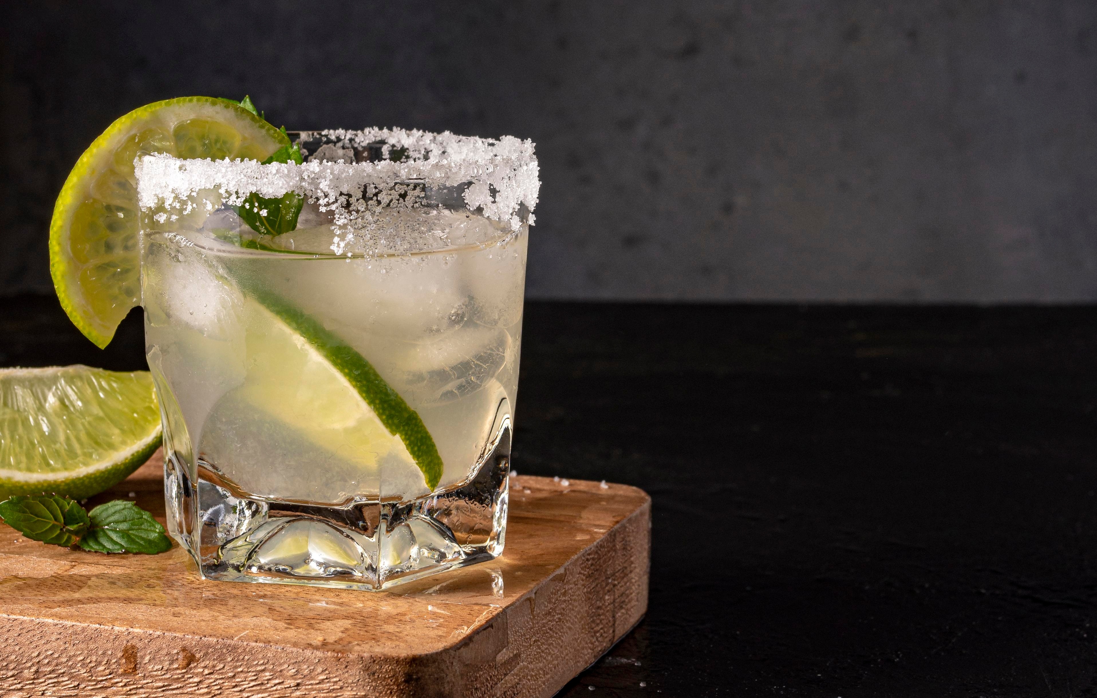 Justiça condena bar a pagar R$ 70 mil por aglomeração e desrespeito às regras da pandemia em Caraguatatuba