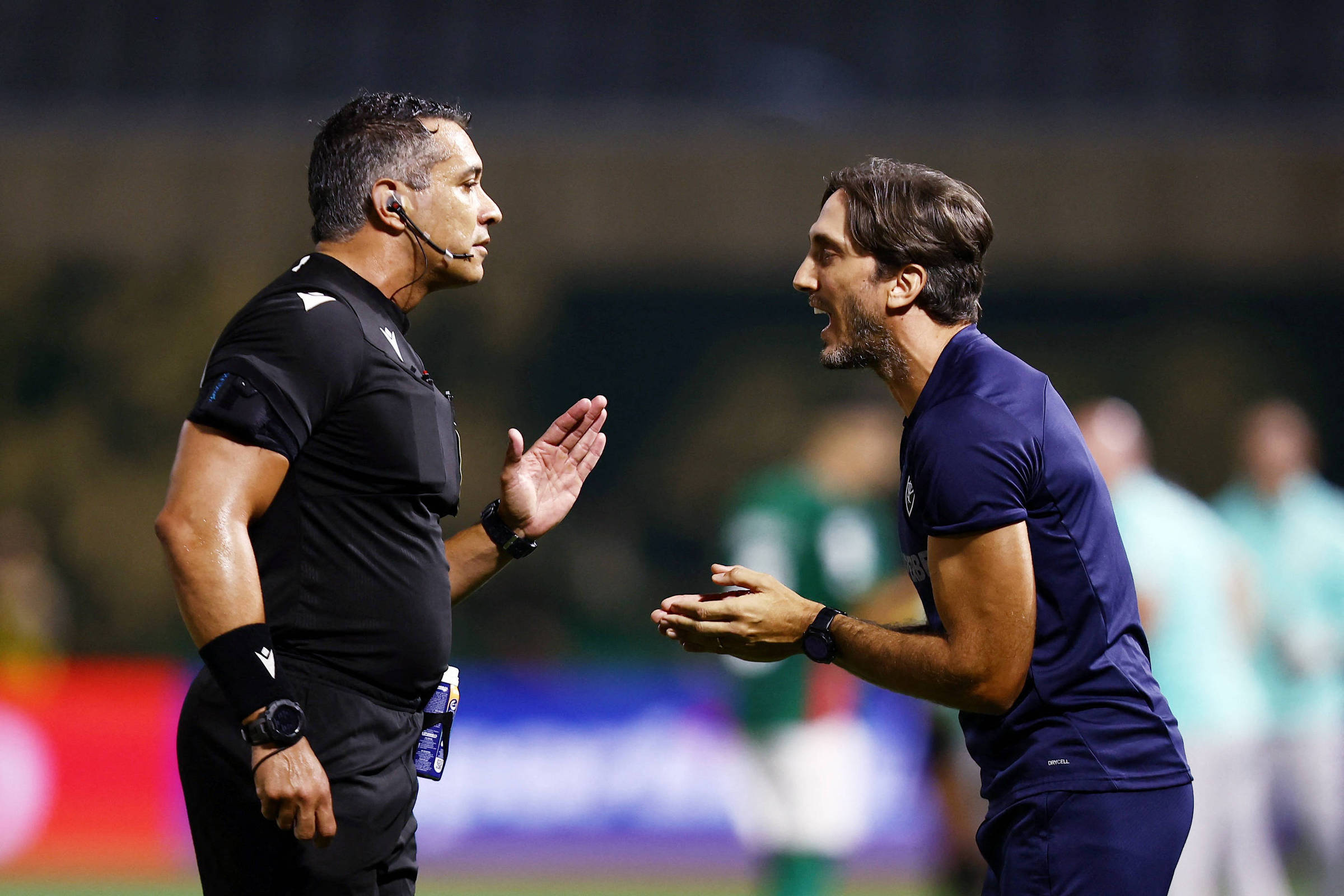 CBF adverte árbitro por erro em saída de bola do Palmeiras contra o Fluminense