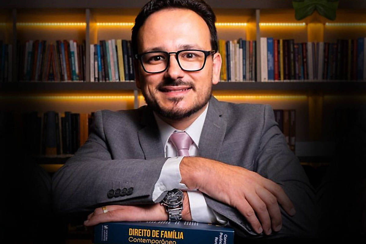 Promotoria denuncia ex-professor de direito por crimes sexuais contra dez mulheres no RS