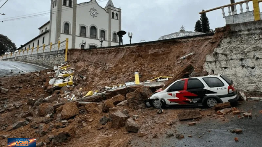 Temporais provocam deslizamentos e danos estruturais em cidades do Vale do Paraíba
