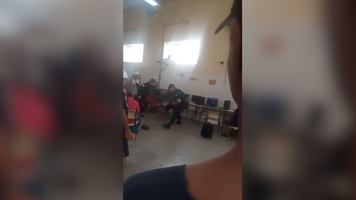 VÍDEO: guarda municipal chuta homem durante abordagem em Campinas