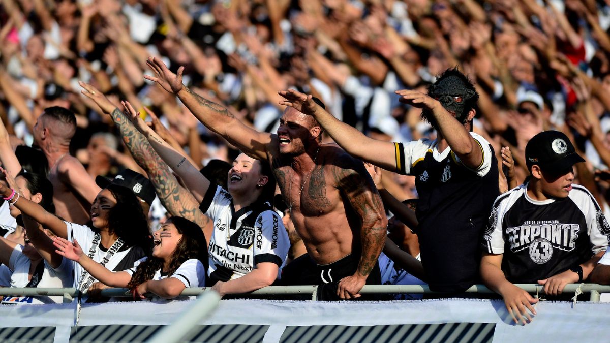 Ponte Preta consegue converter pena no STJD e poderá jogar com torcida