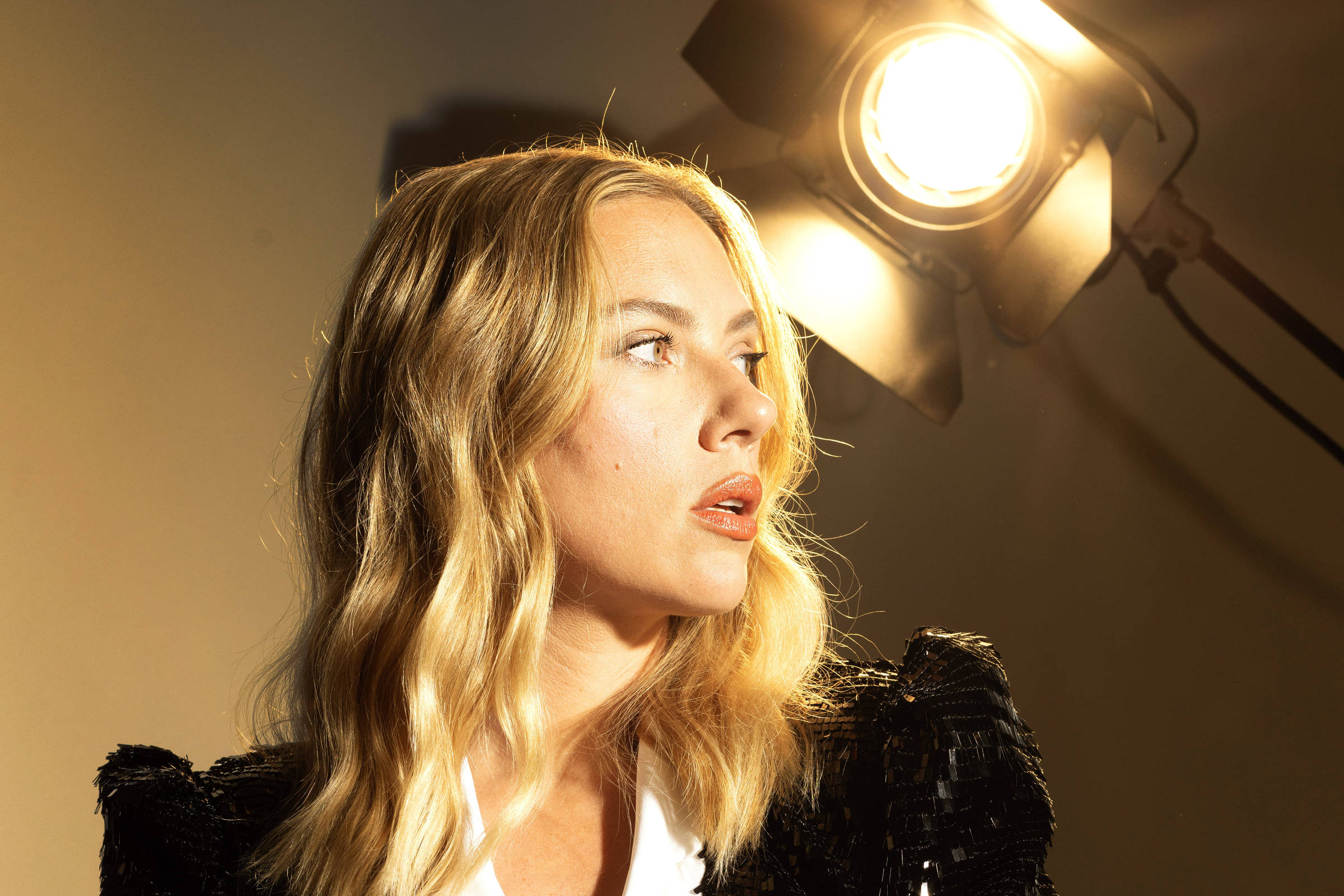 Scarlett Johansson lança filme e diz que enfim se sente confortável para ser diretora