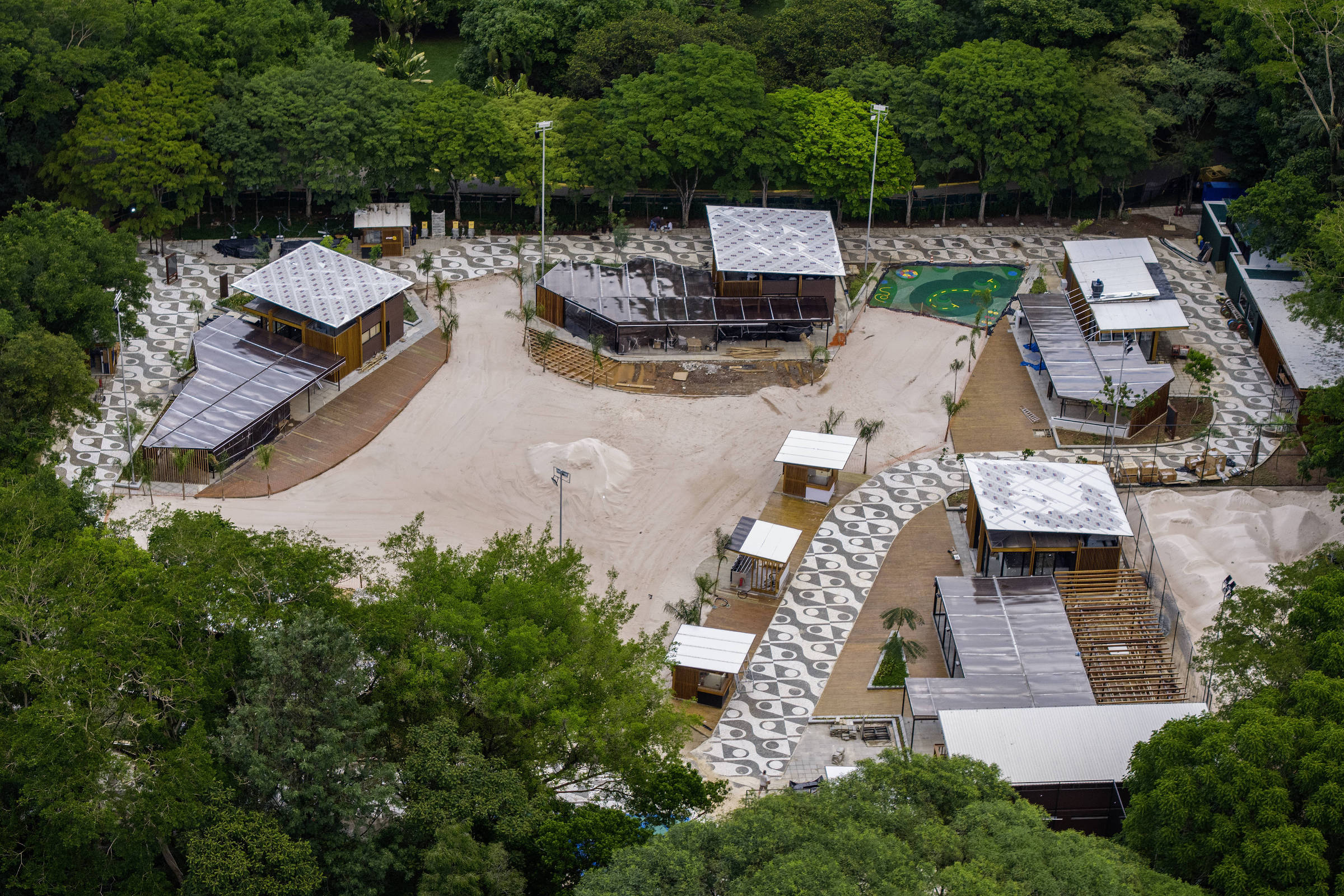 'Orla de praia' e quadras de areia do Villa-Lobos são inauguradas oficialmente
