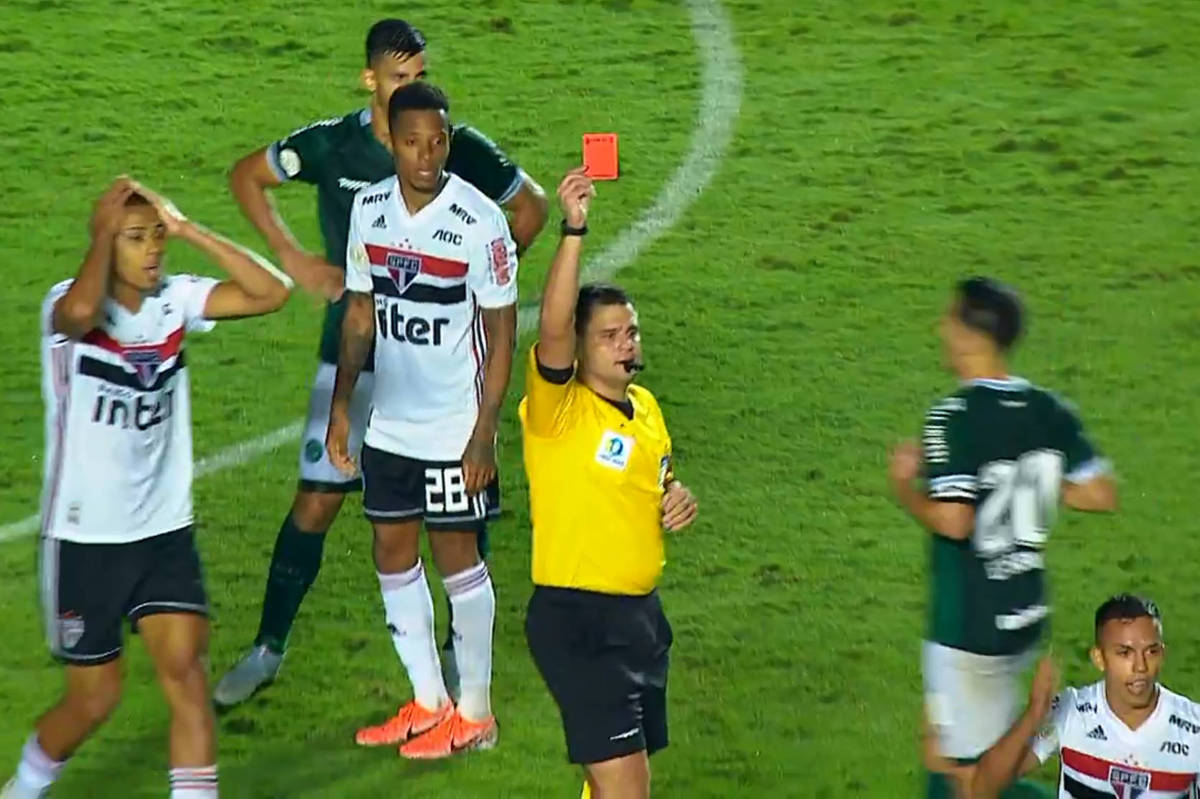 Comitê aprova novas medidas para evitar 'cera' no futebol