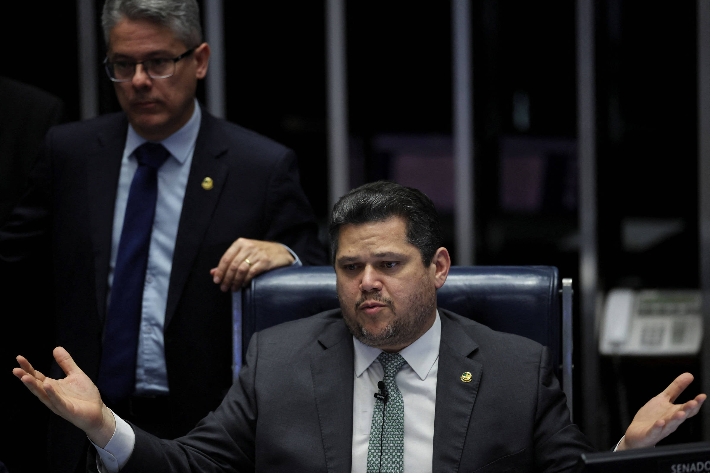 Após prisão de Vorcaro, oposição retoma pressão sobre Alcolumbre por CPMI