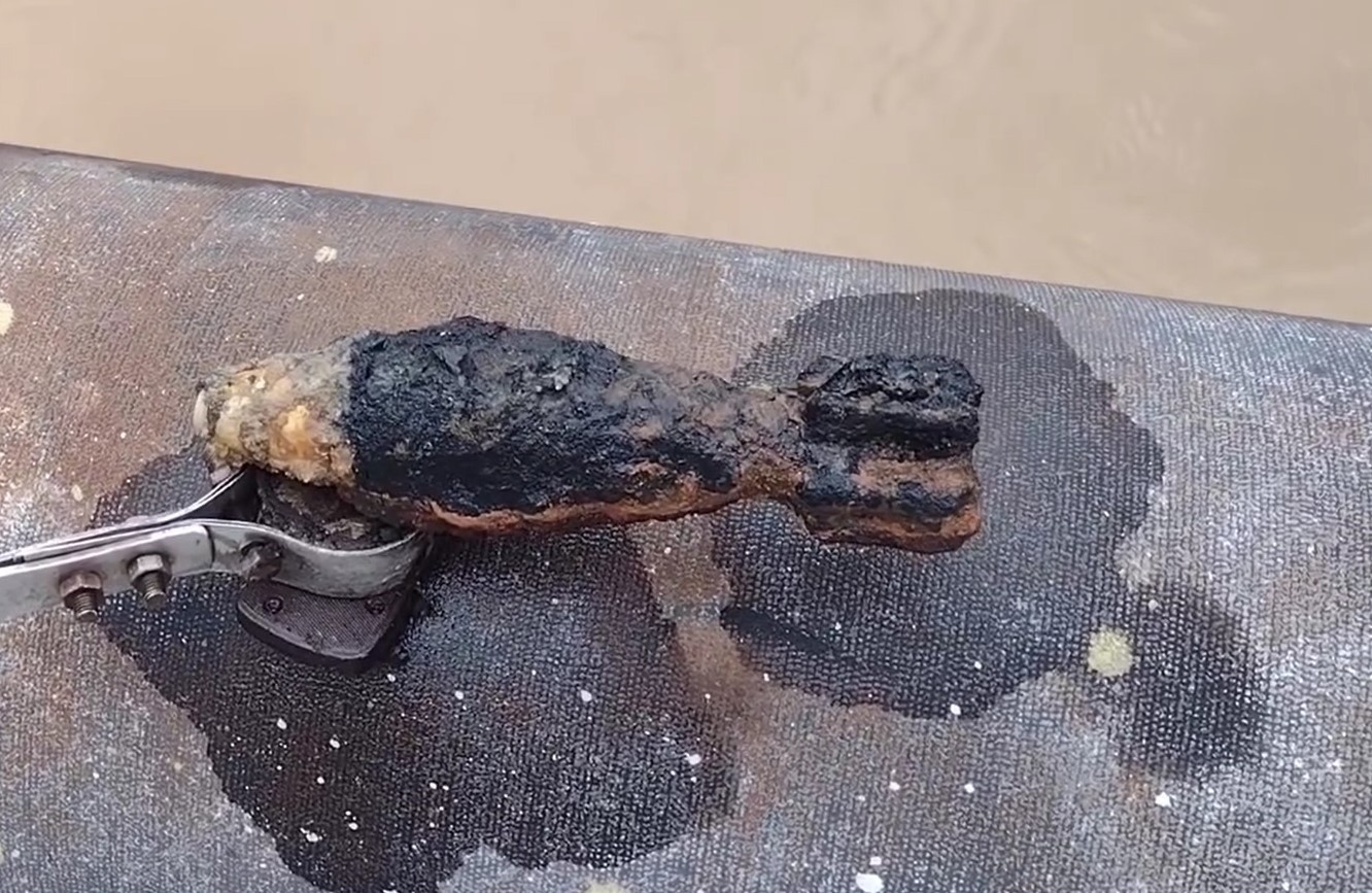 Por que explosivos antigos são encontrados em rio do Vale do Paraíba? Historiadores explicam