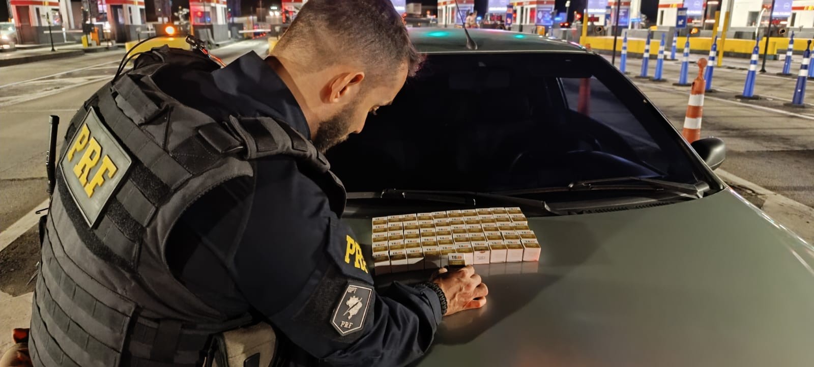 PRF apreende 202 ampolas usadas para emagrecimento em transporte irregular na Dutra, em Jacareí