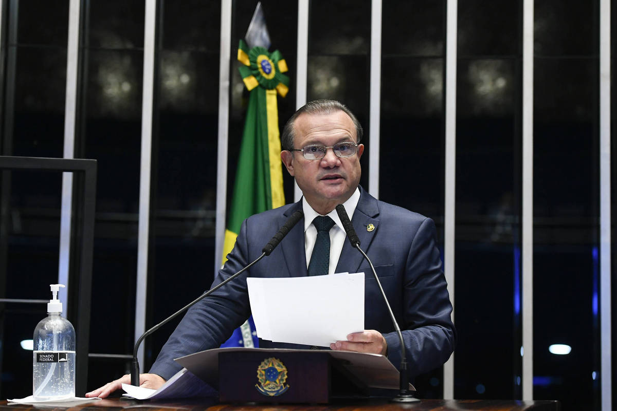 Senador do PL grava vídeo relatando visita a Bolsonaro antes de ela acontecer