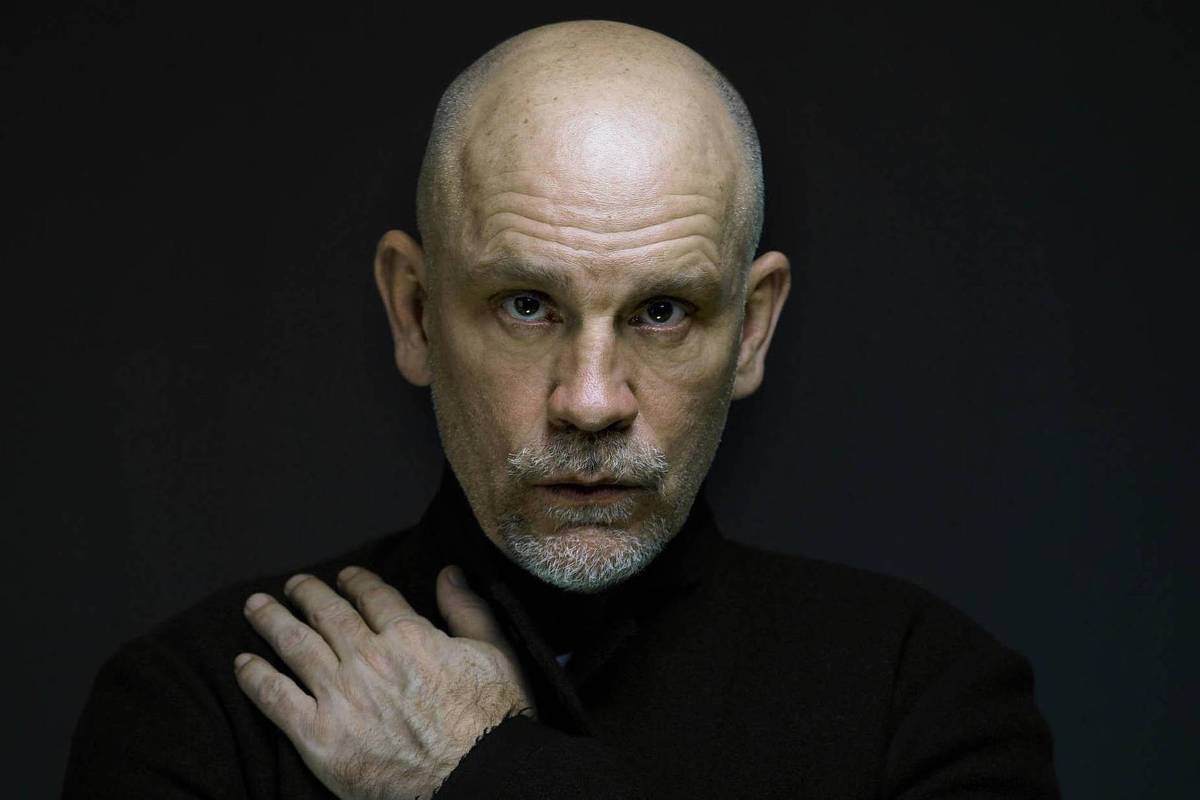 'O Agente Secreto' é primo da minha peça, afirma John Malkovich, que vem ao Brasil
