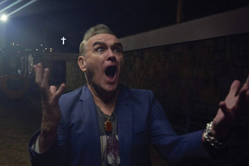 Morrissey pesa a mão no vitimismo e mostra que se perdeu em novo disco