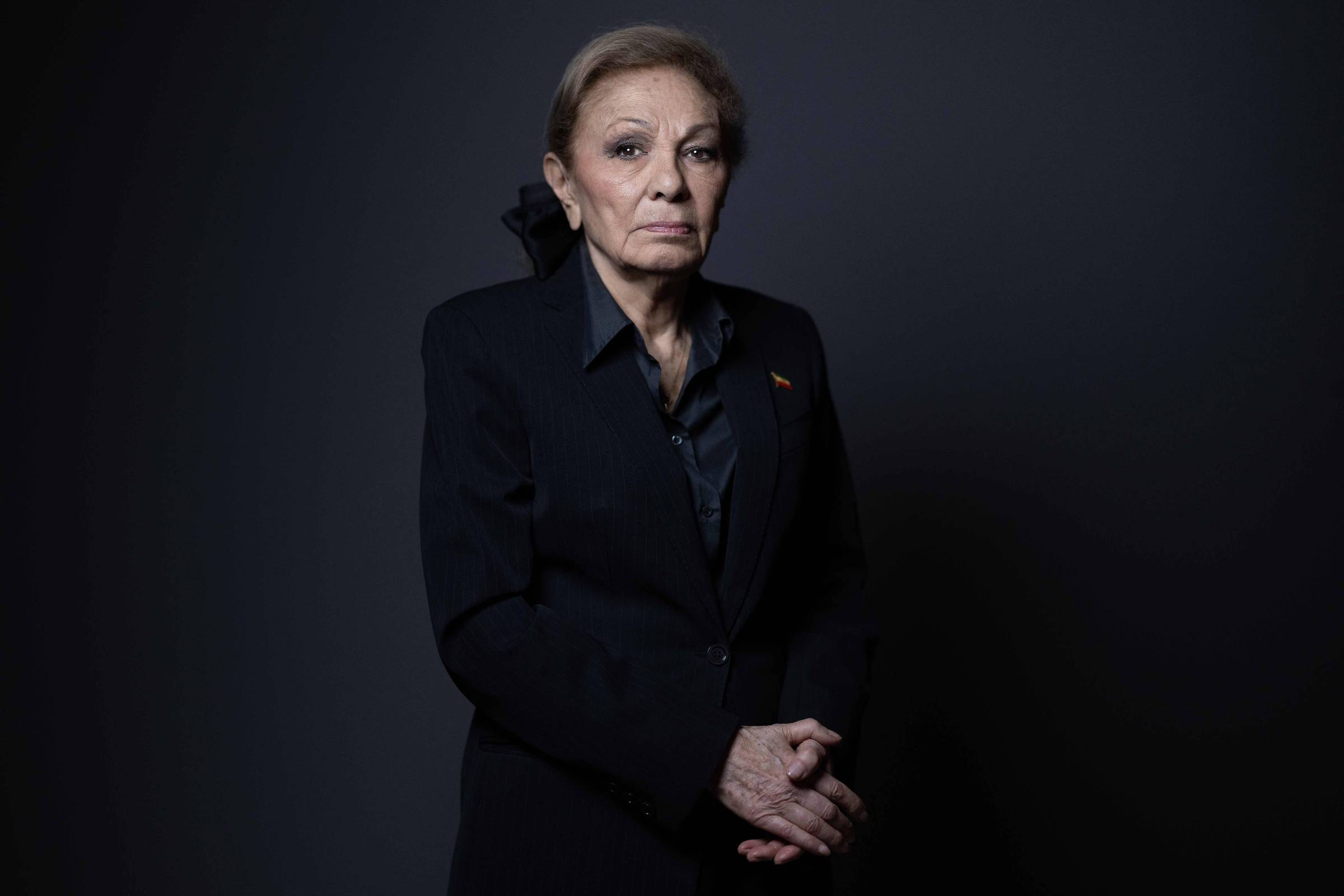 Farah Diba sai da toca