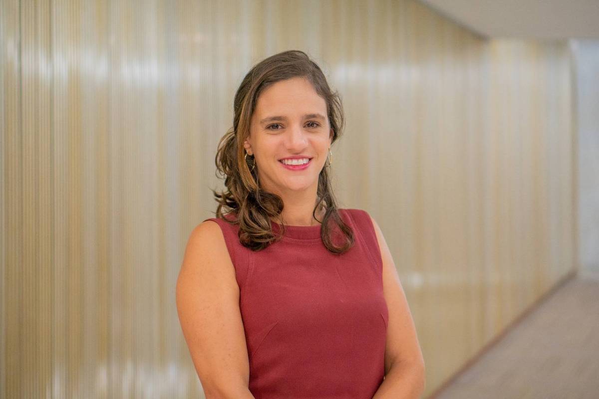 Deputada Marina Helou se filia ao PSB e cita autoritarismo da direção da Rede como razão