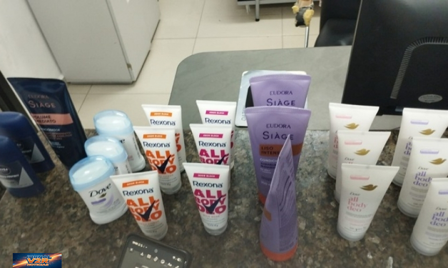 Homem é preso após furtar diversos produtos de higiene em supermercado no Centro de São Sebastião