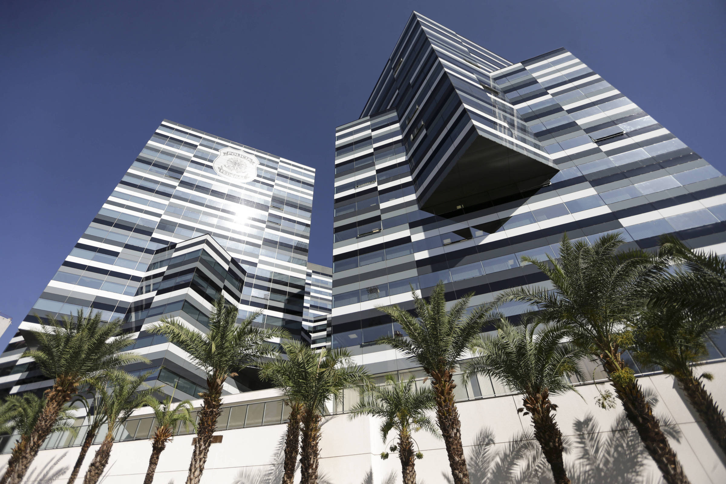 PF vê múltiplas frentes em apuração com pessoas ligadas a filhos de Lula e abre 25 inquéritos