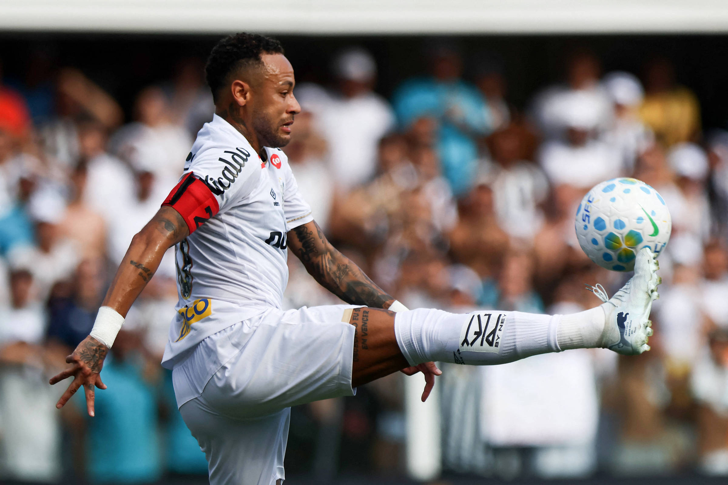 Neymar tem atuação discreta em empate entre Santos e Corinthians
