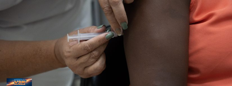 Vacinação contra febre amarela chega ao bairro Rio do Ouro em ação especial dentro de escola municipal