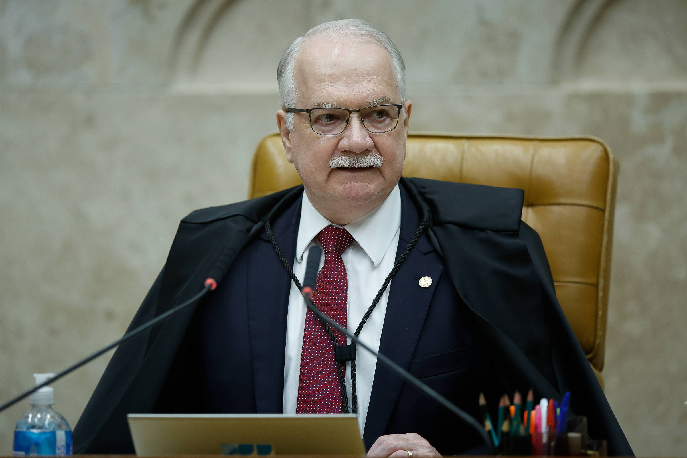 Com STF pressionado, Fachin diz que autocontenção é demonstração de força