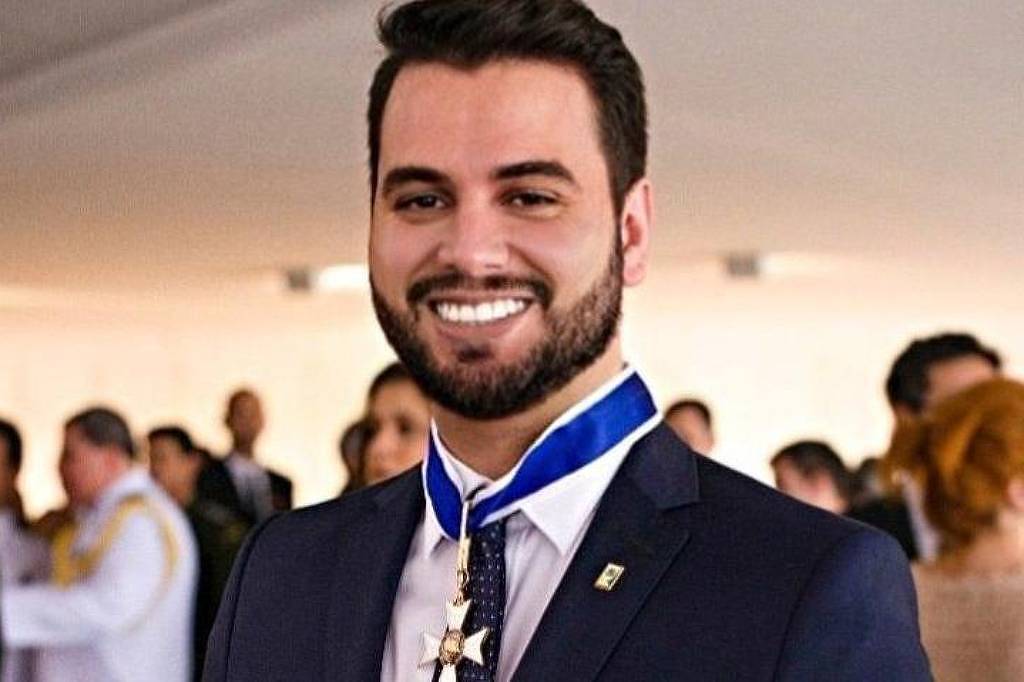 Defesa de ex-assessor de Bolsonaro vai ao STF para pedir transferência dele de presídio