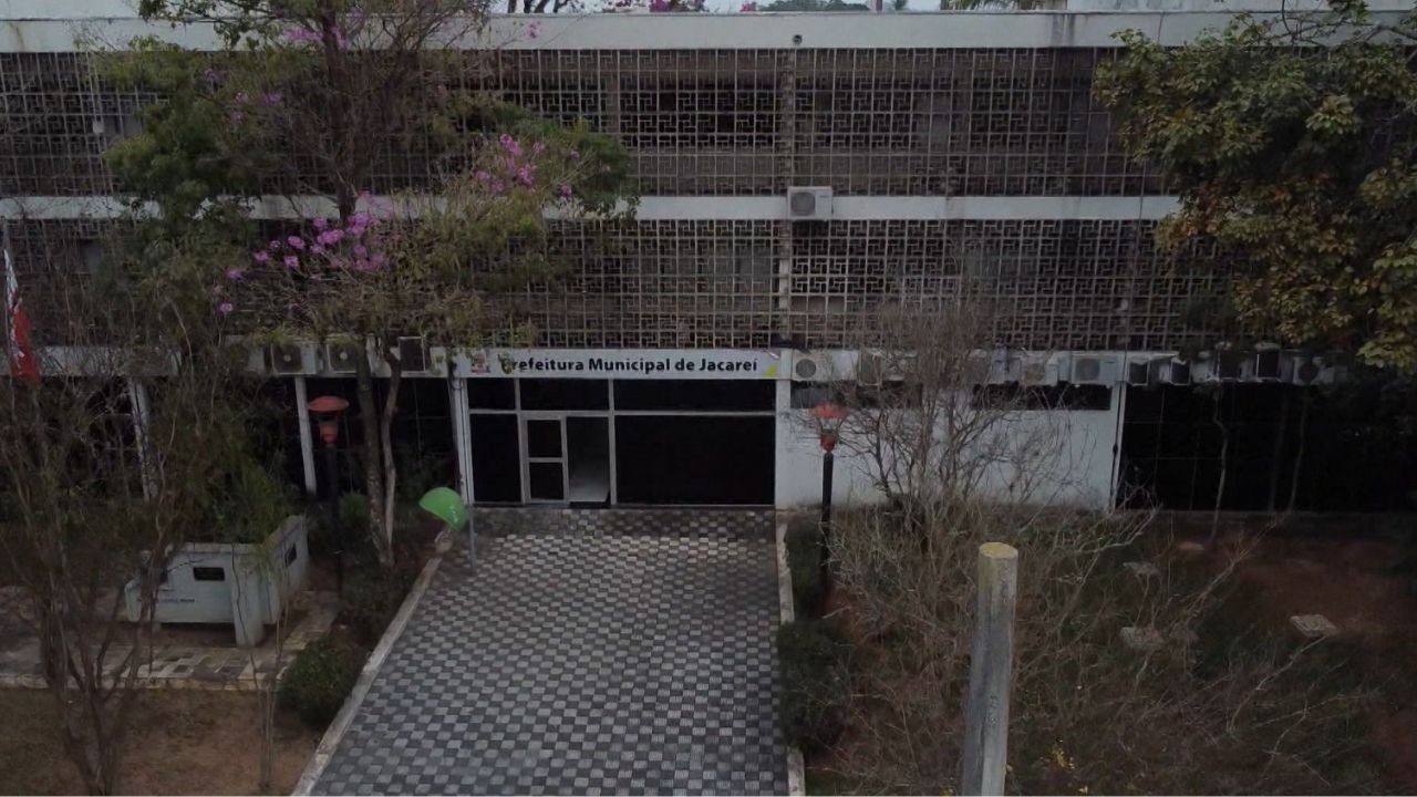 Prefeitura de Jacareí prorroga prazo de pagamento do IPTU para 23 de abril após atraso e filas