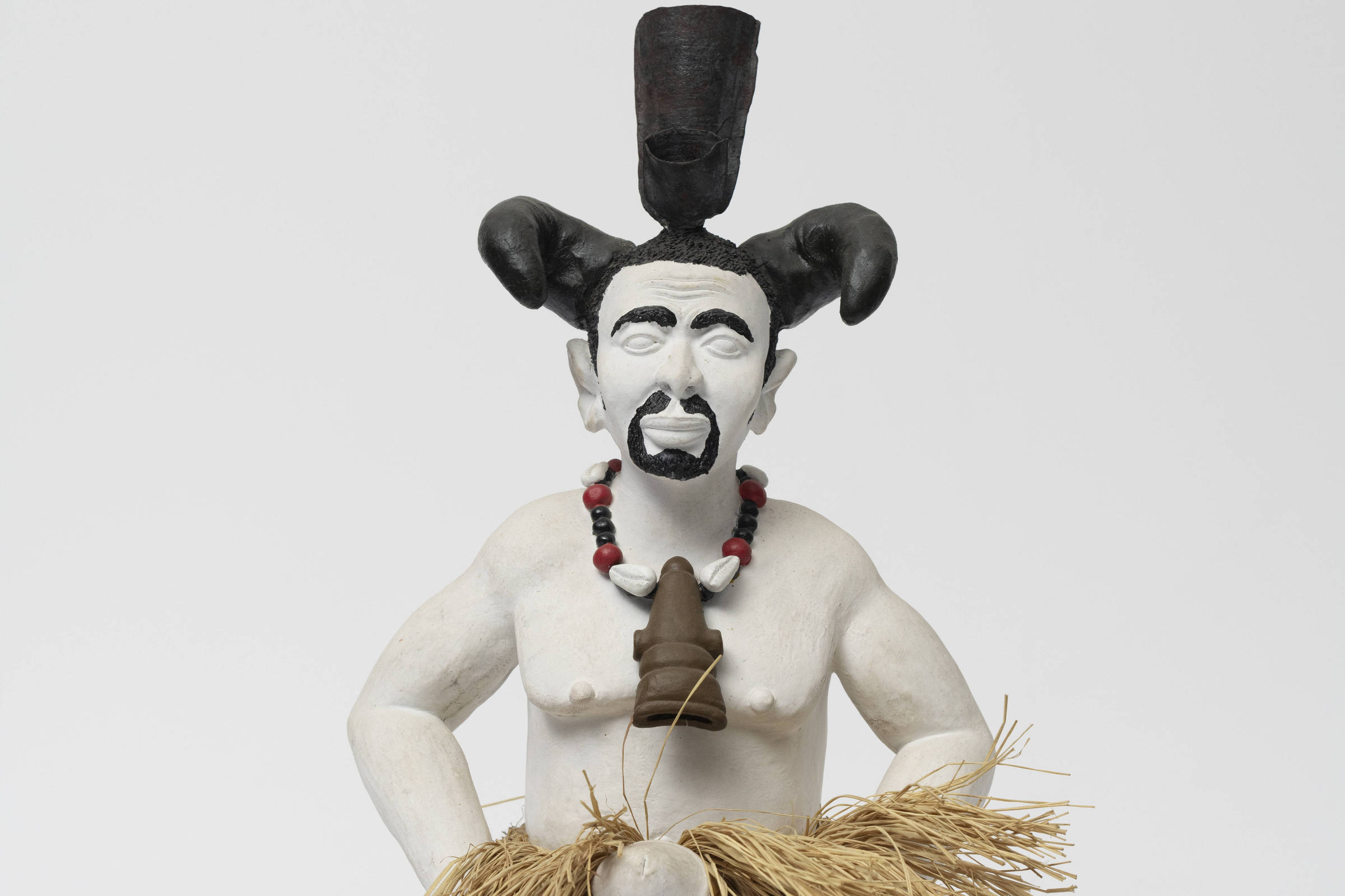 Exposição no Museu Afro reúne pinturas e obras de arte africana sobre Exu