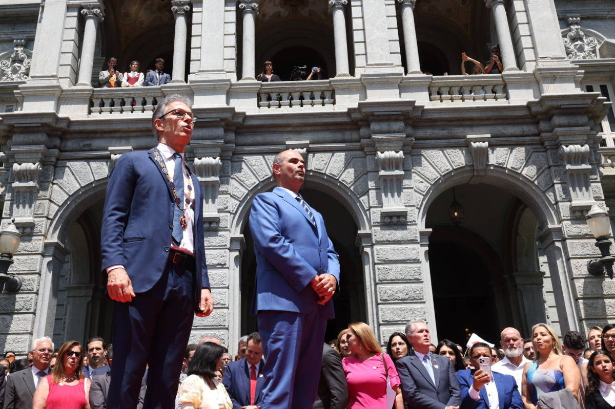 Zema renuncia em MG com ataques ao governo Lula