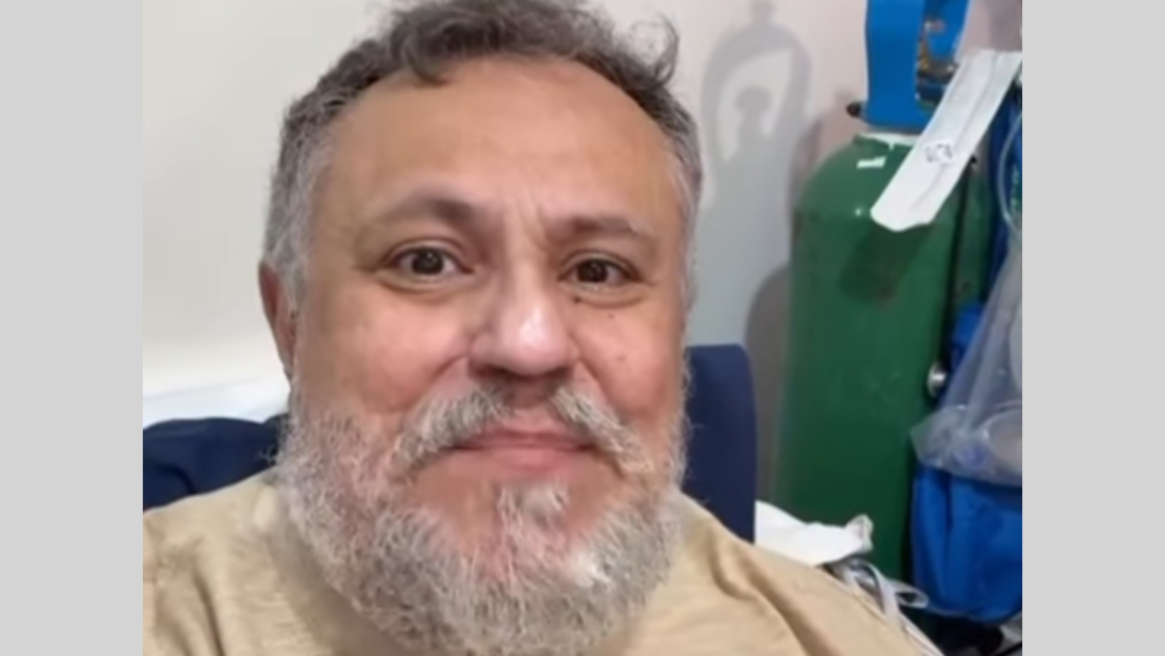 Após ser internado e ficar em coma, padre Márlon Múcio celebra alta e fala sobre recuperação: 'estou reaprendendo tudo'