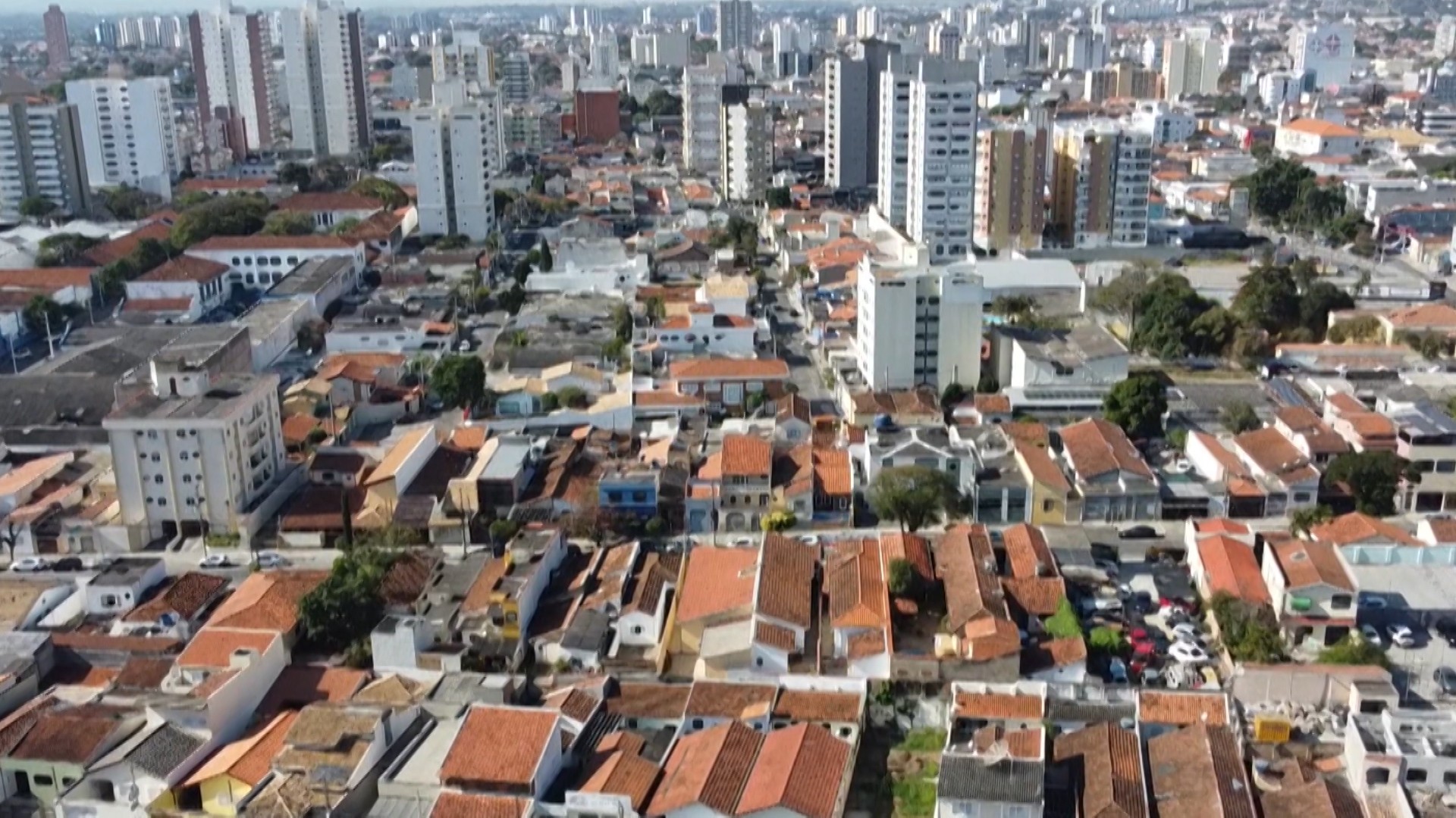 Teto de gastos em Taubaté: entenda impactos de decreto em reajustes salariais, concursos e contratações