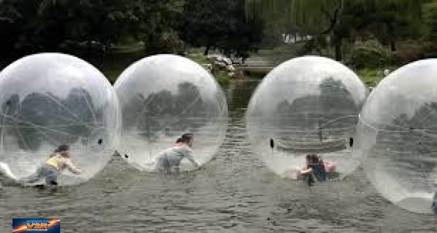 Fiscalização em praia de Ubatuba apreende equipamentos infláveis alugados sem autorização