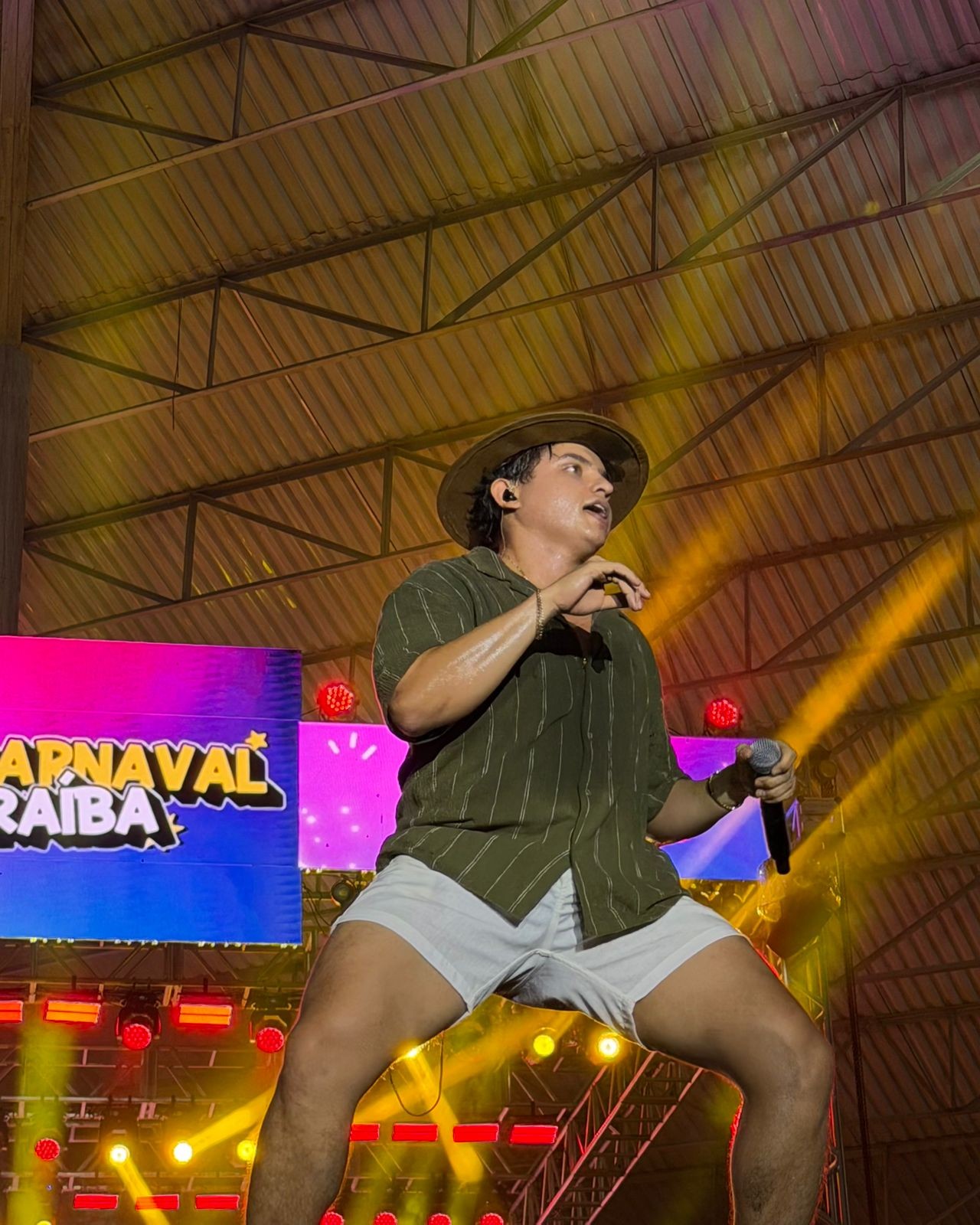 Filho do Piseiro comemora sucesso após viralizar com 'boca de médio grave': 'Tenho até ônibus agora'