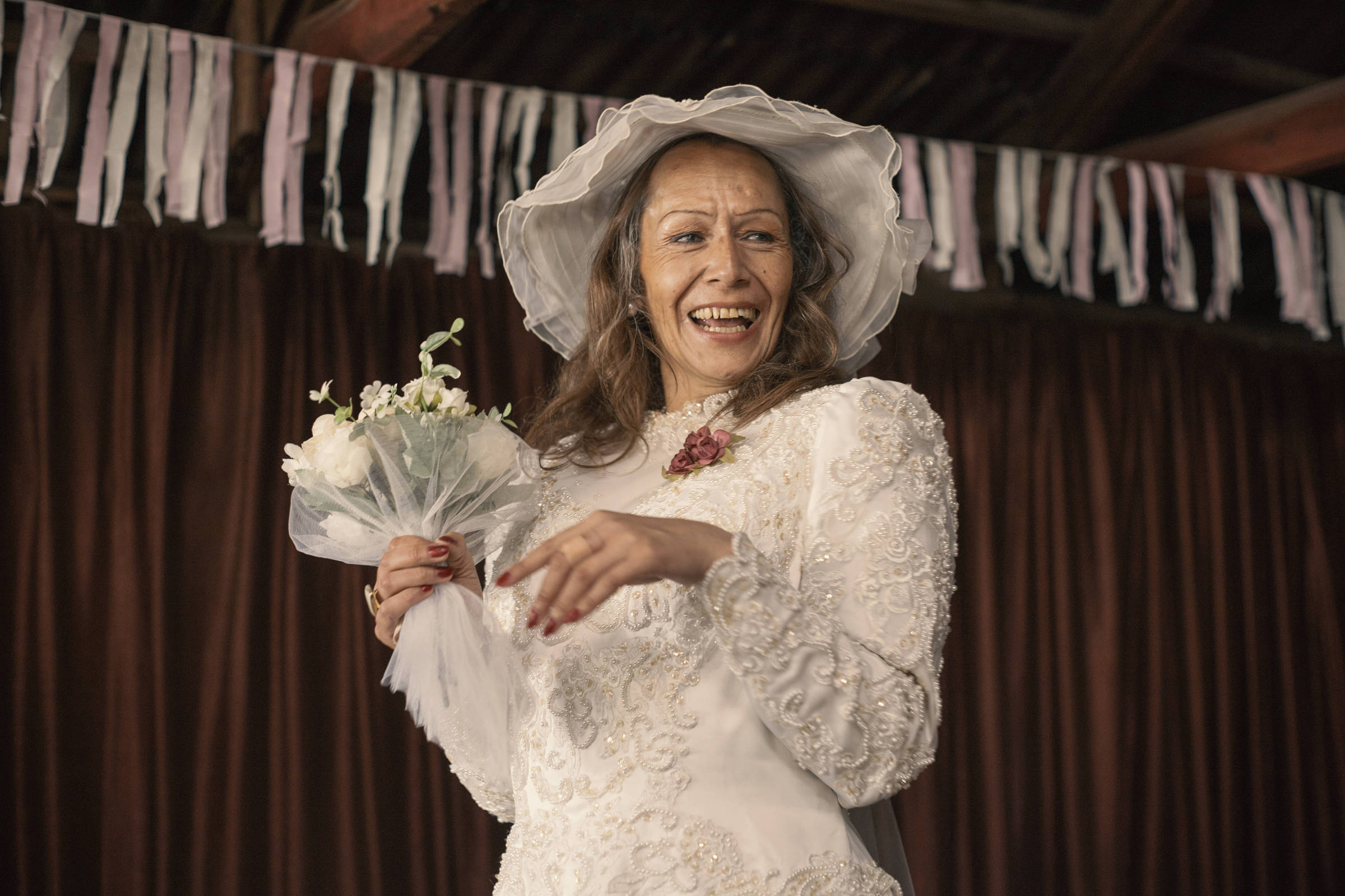 Filme faz metáfora da Aids com travestis acusadas de espalhar doença pelo olhar