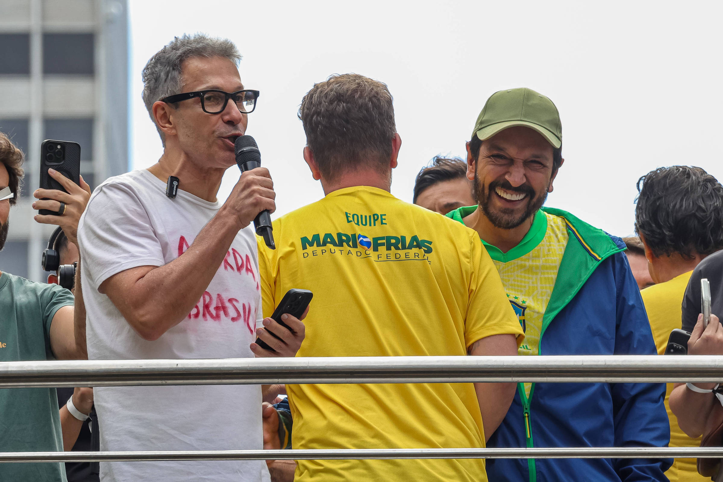 Novo vende camiseta 'Zema presidente' antes de início de campanha