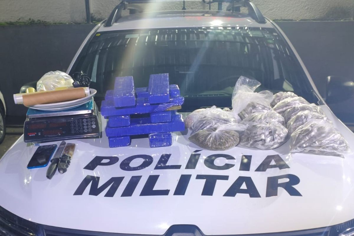 PM apreende 11 kg de drogas em 'casa bomba', usada para o tráfico, em São José dos Campos, SP