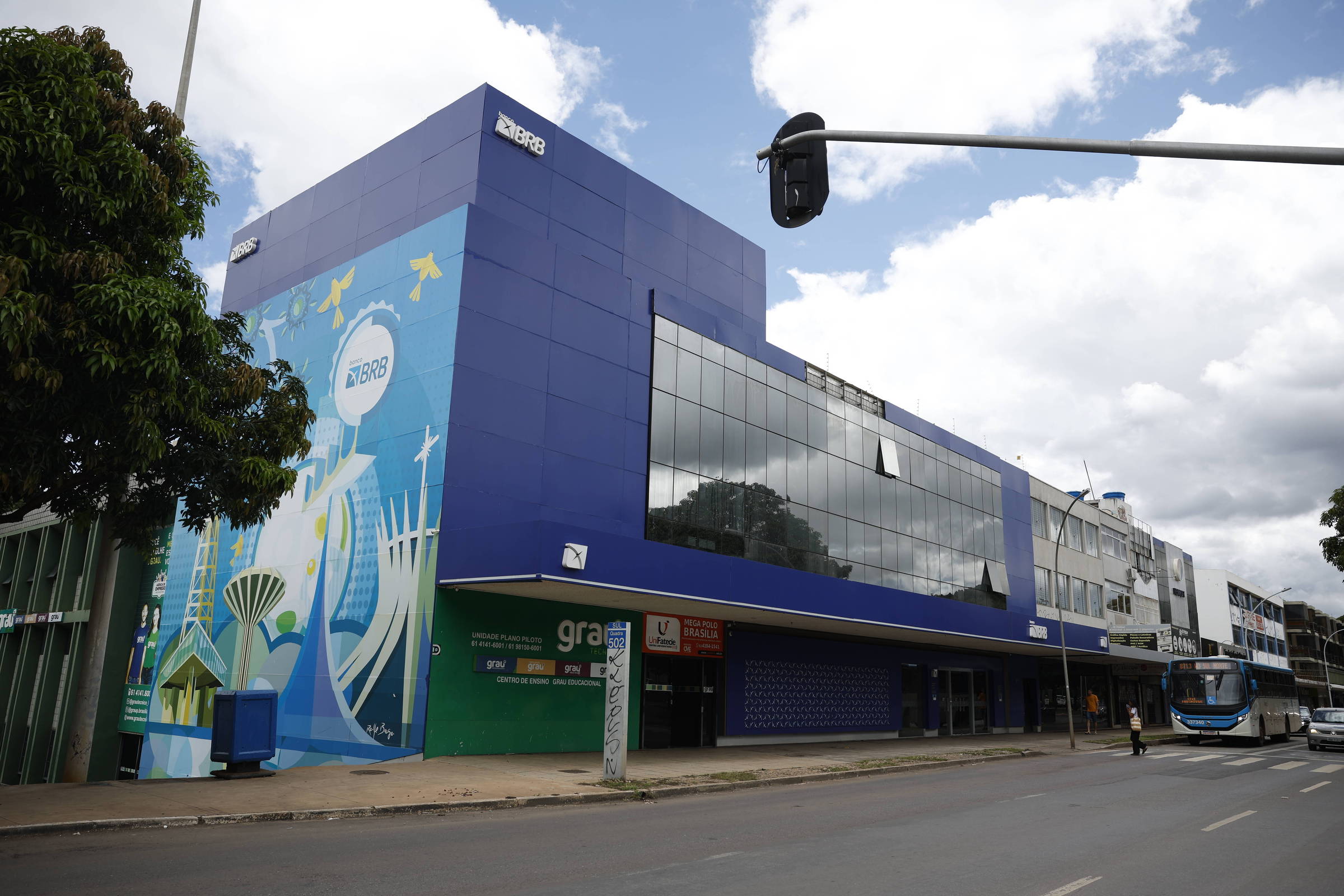 Técnicos do TCU pedem explicações ao Tesouro sobre uso de estatais para salvar o BRB